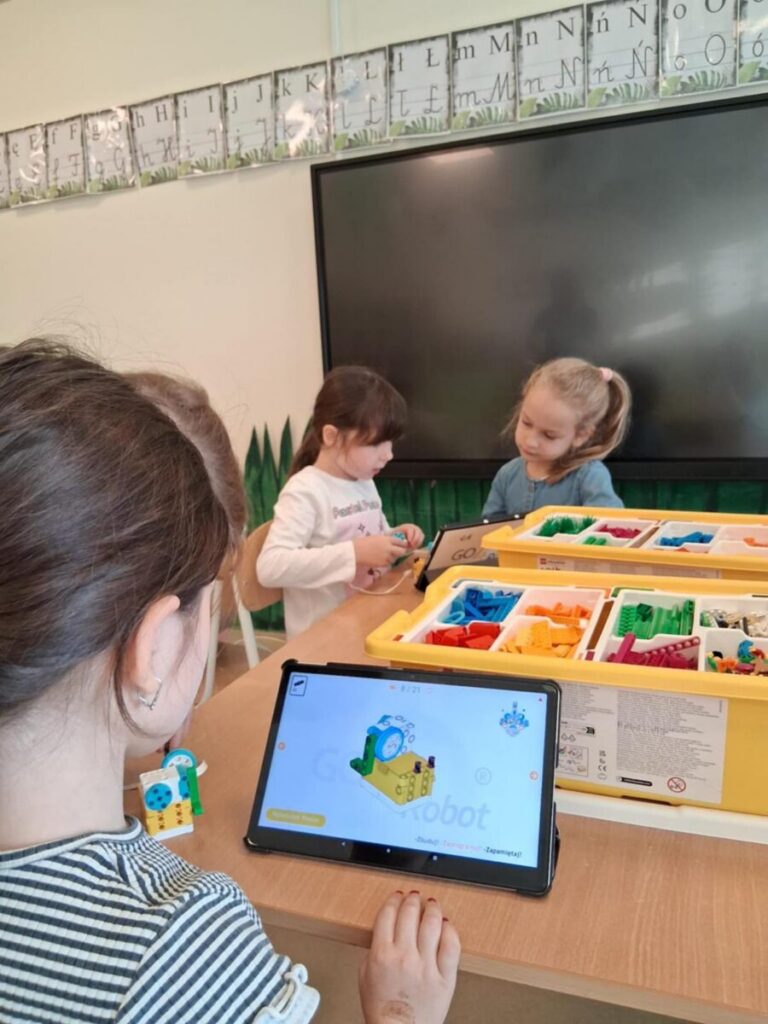 570360008_1364755852310395_1799763282547621327_n